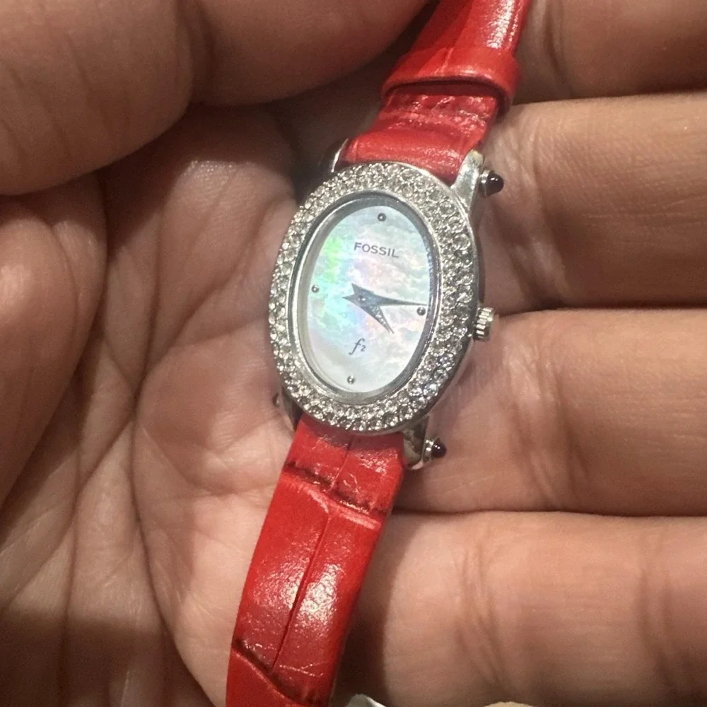 Working Fossil F2 Watch Women ES-9349 21mm Oval MOP Crystals Red Leather Fit 7in